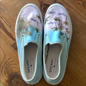 Slip on Tennis Shoes